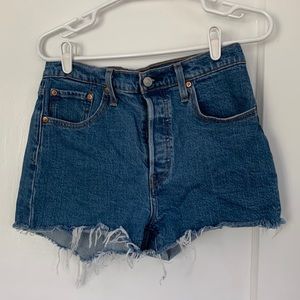 Levi’s 501 Jean Shorts sz 28